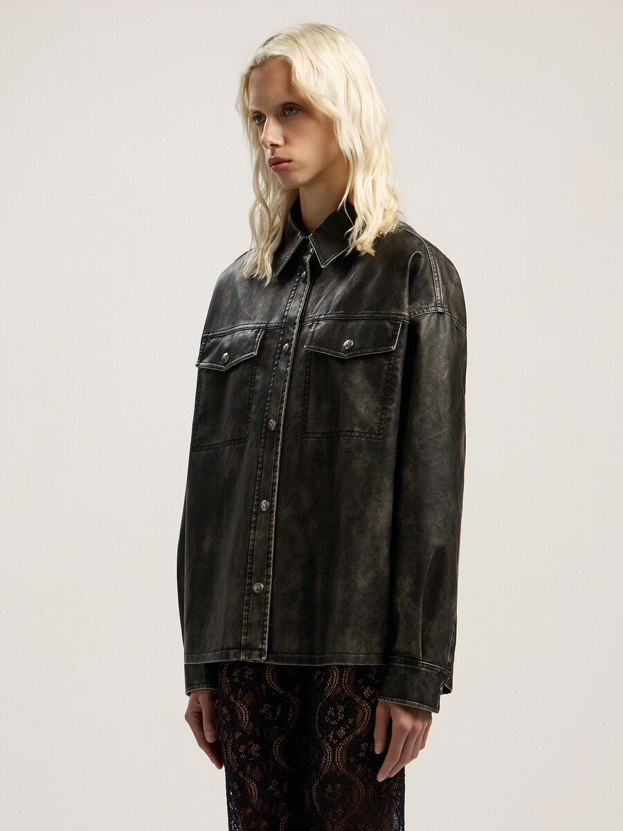 beschichtetes overshirt mit gebogenem logo