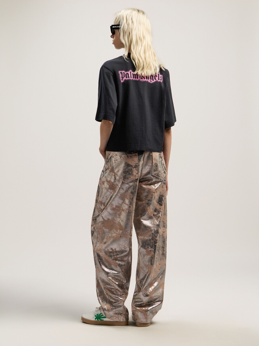 klassisches cropped-t-shirt mit logo