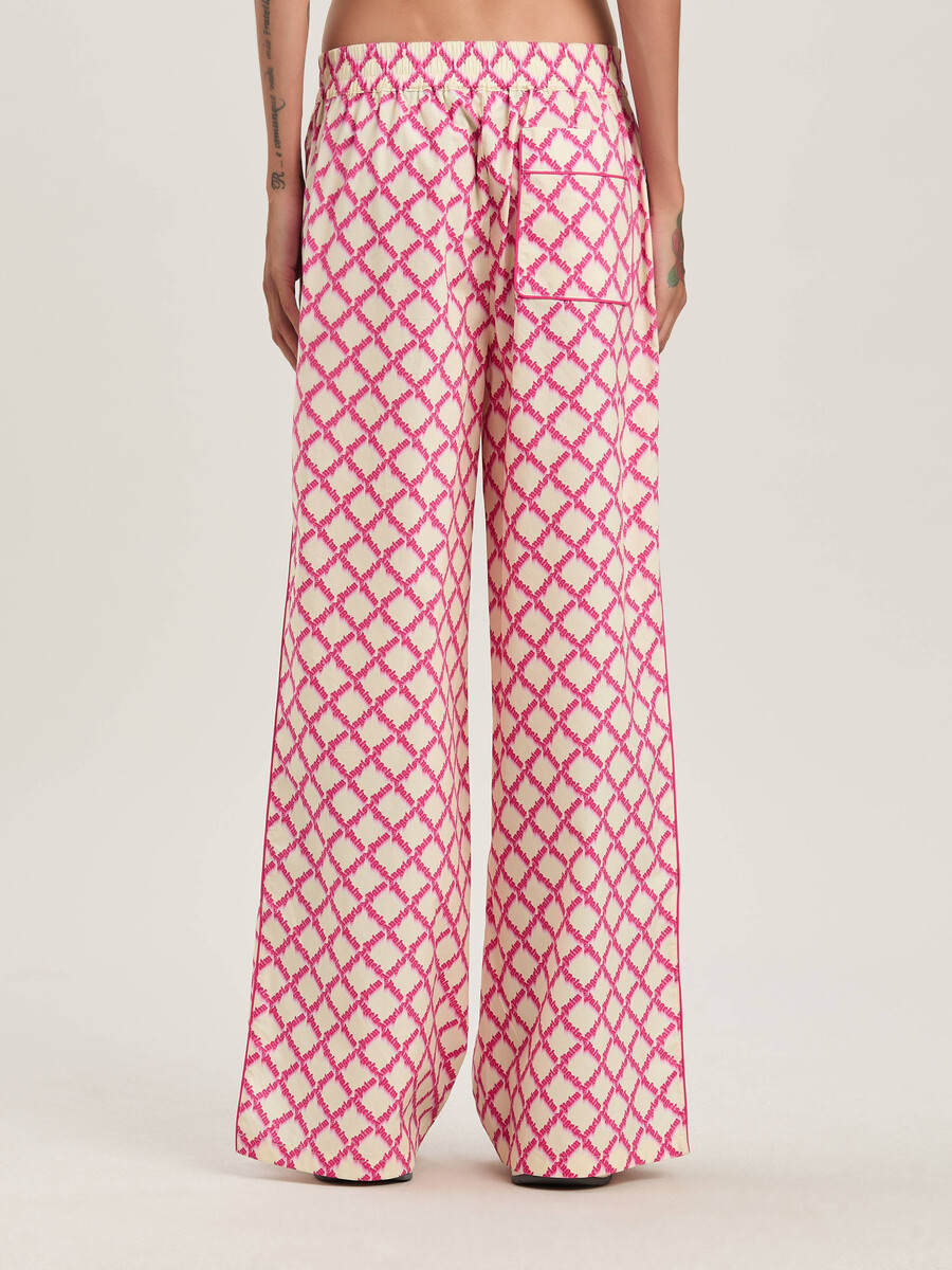 net logo split pants