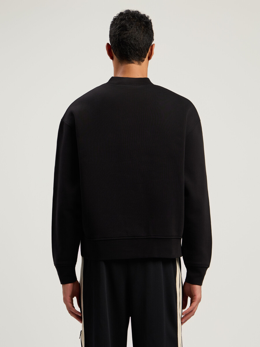 sweatshirt mit logo am hals