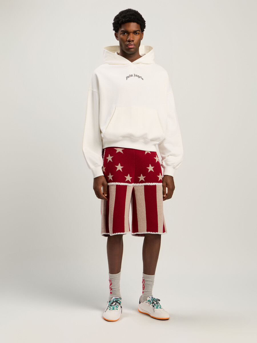 locker geschnittener hoodie mit geschwungenem logo auf der rückseite