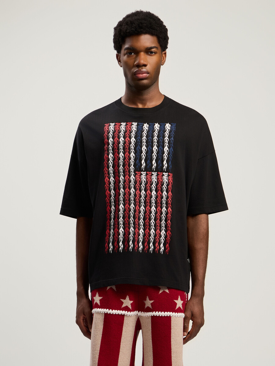 flames flag loose t-shirt