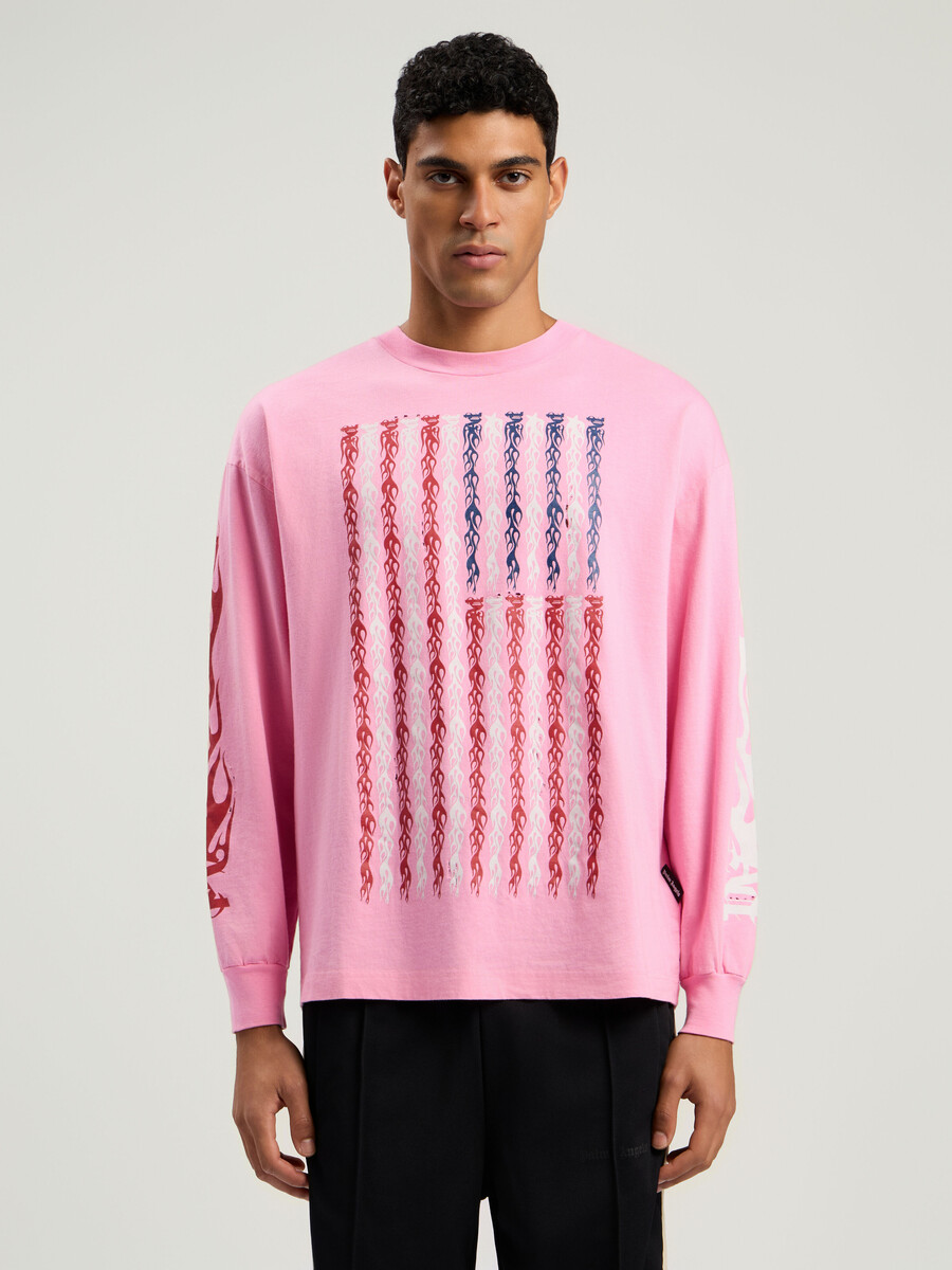 langarm-t-shirt mit flammenflagge