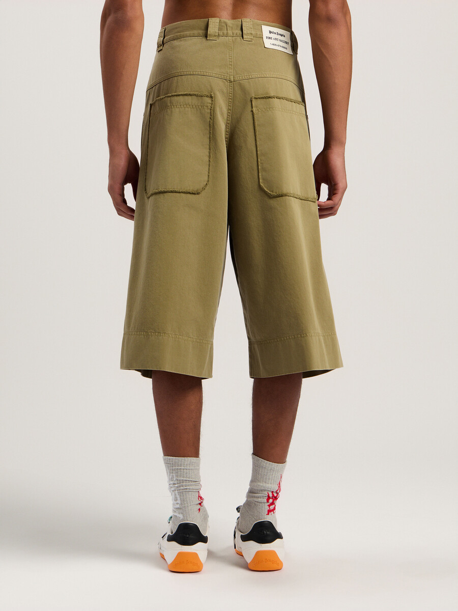 bermudashorts mit militäraufnäher