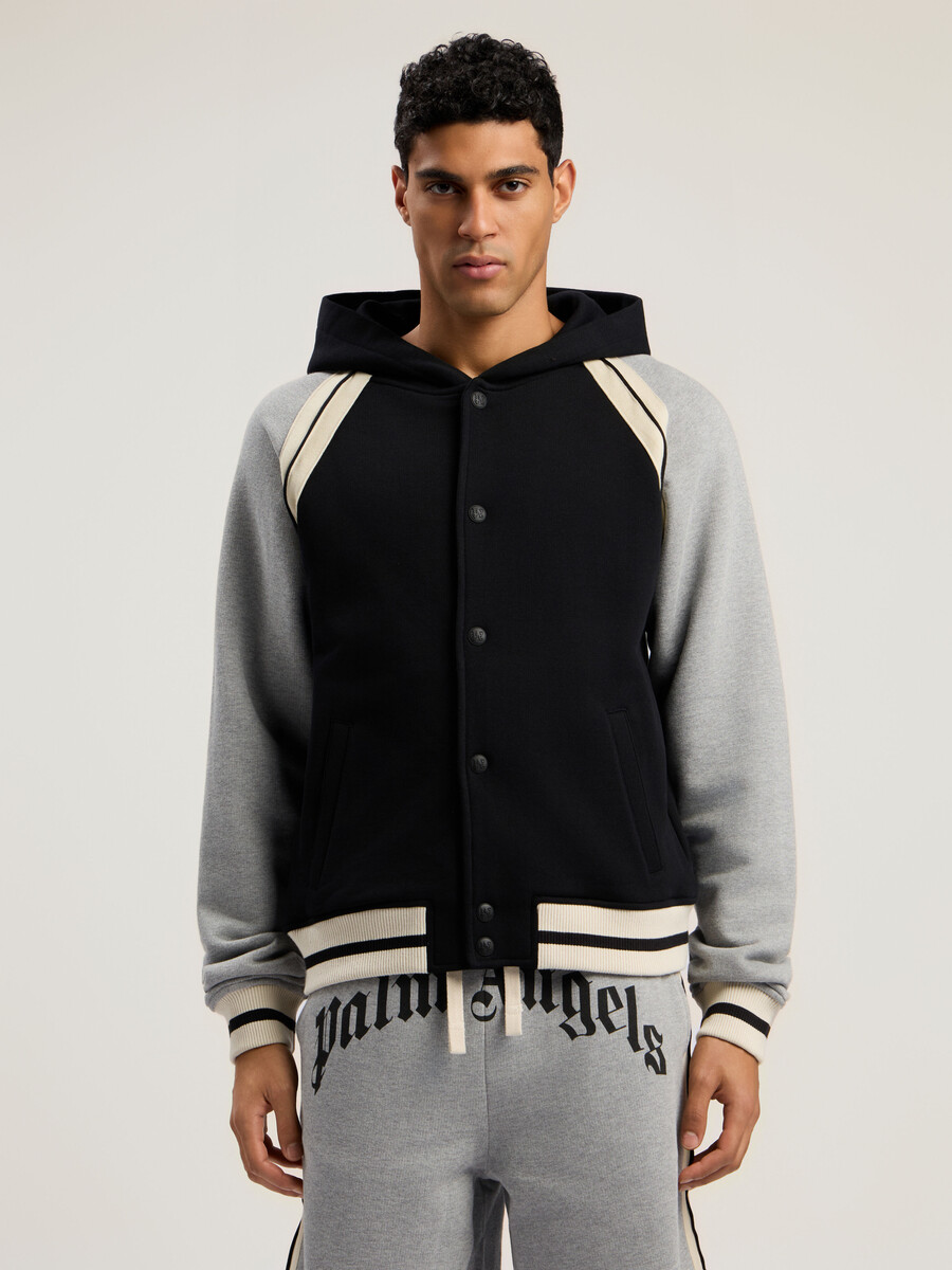 collegejacke mit geschwungenem logo
