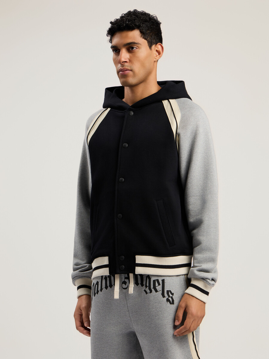collegejacke mit geschwungenem logo