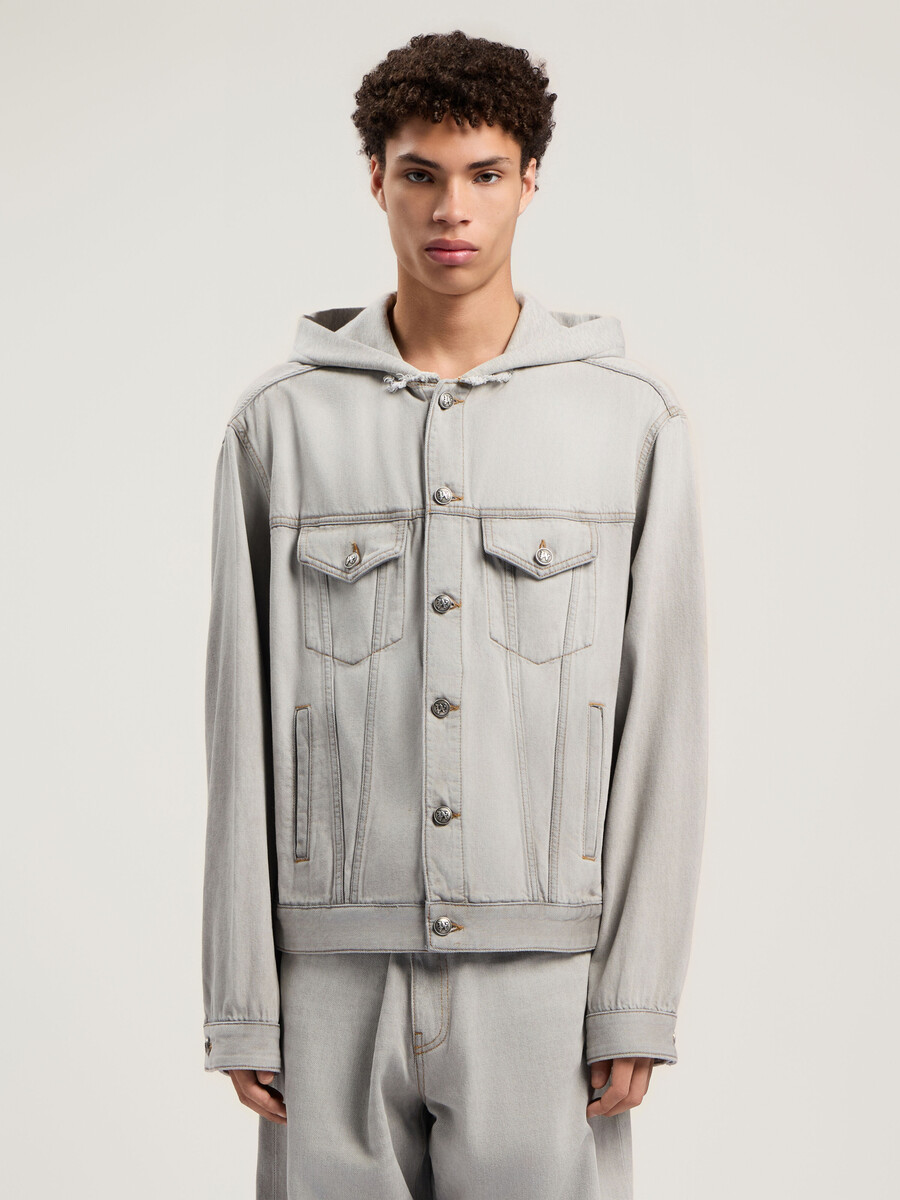 jeansjacke mit geschwungenem logo