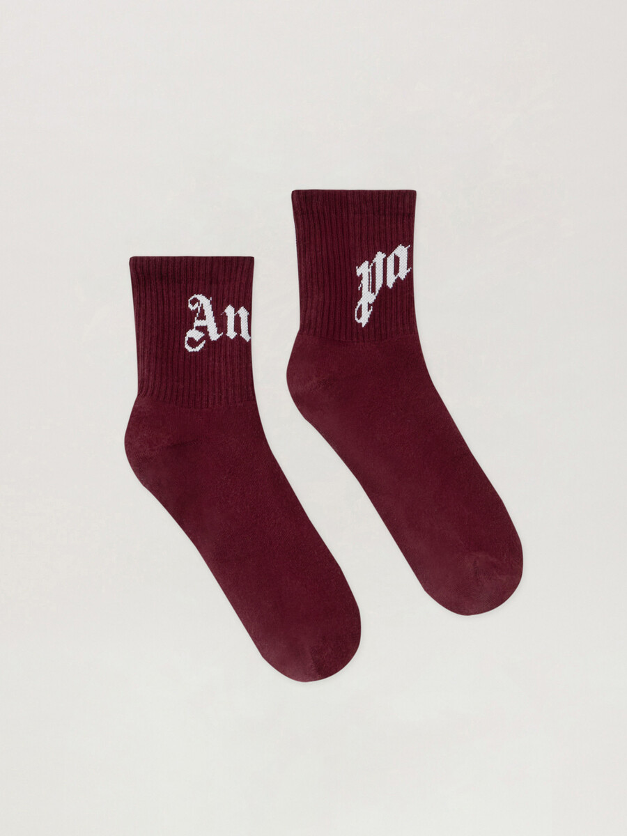 socken mit gebogenem logo