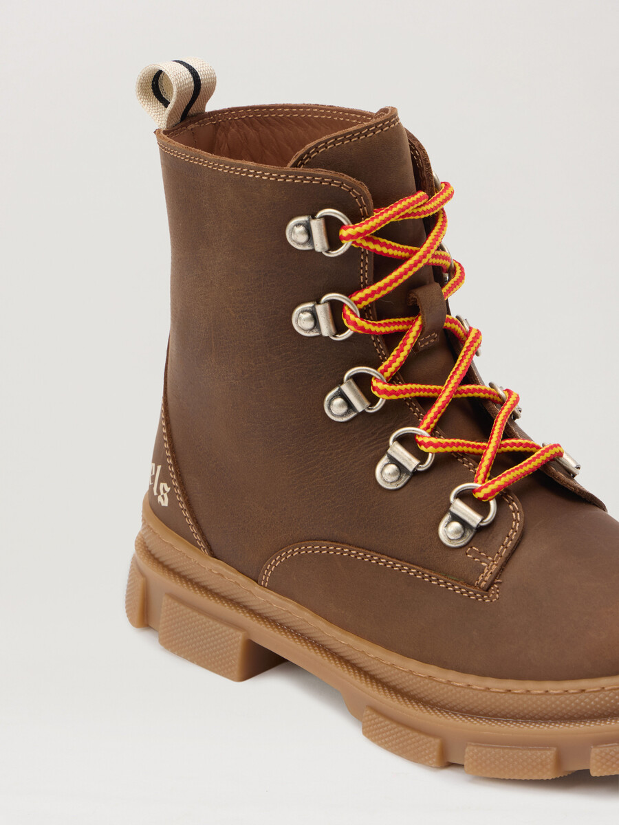 schnürstiefeletten