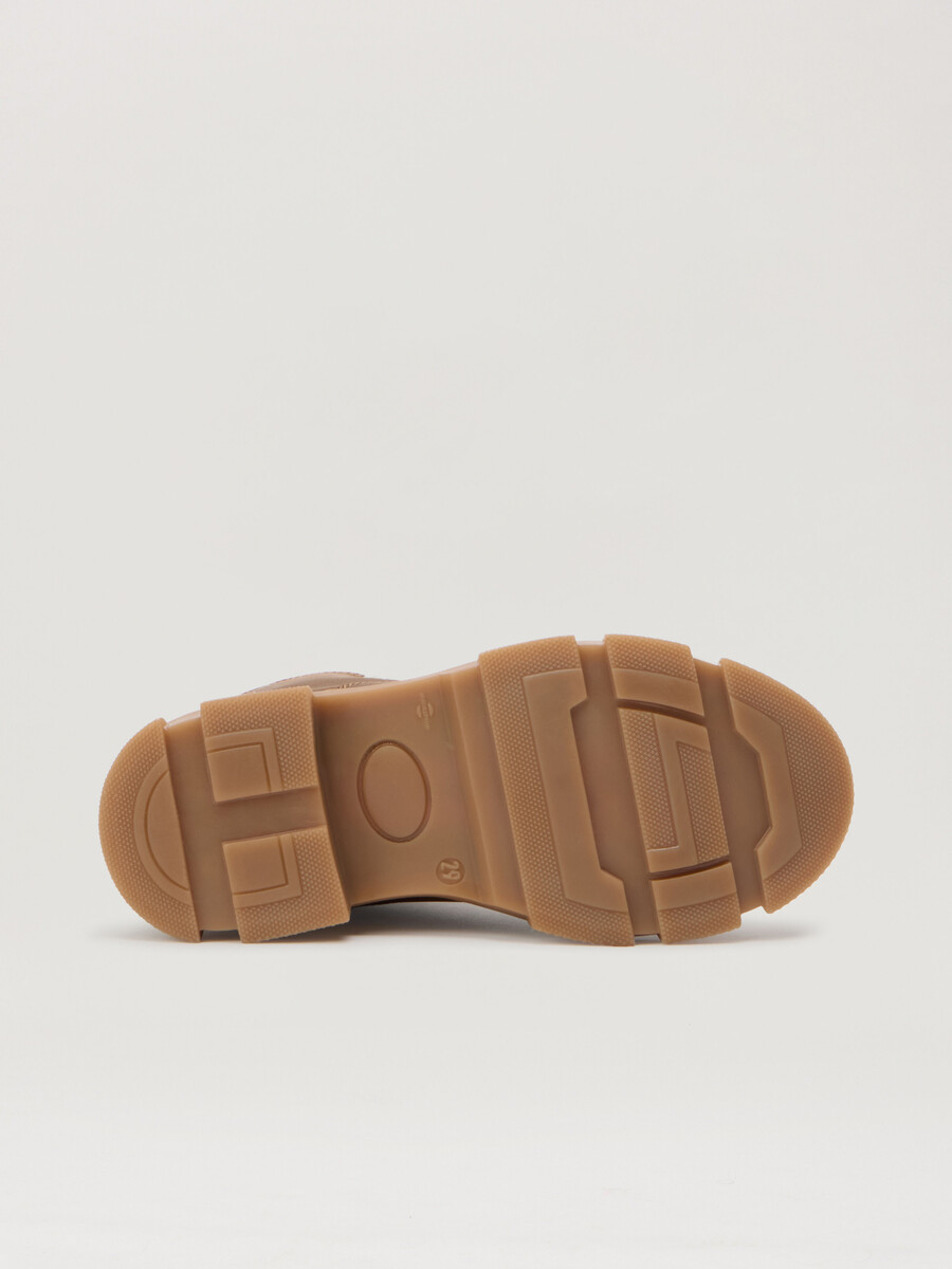 schnürstiefeletten