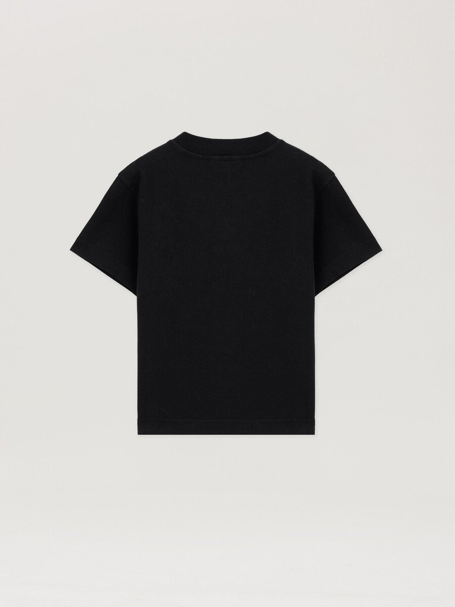 t-shirt mit verschwommenem logo