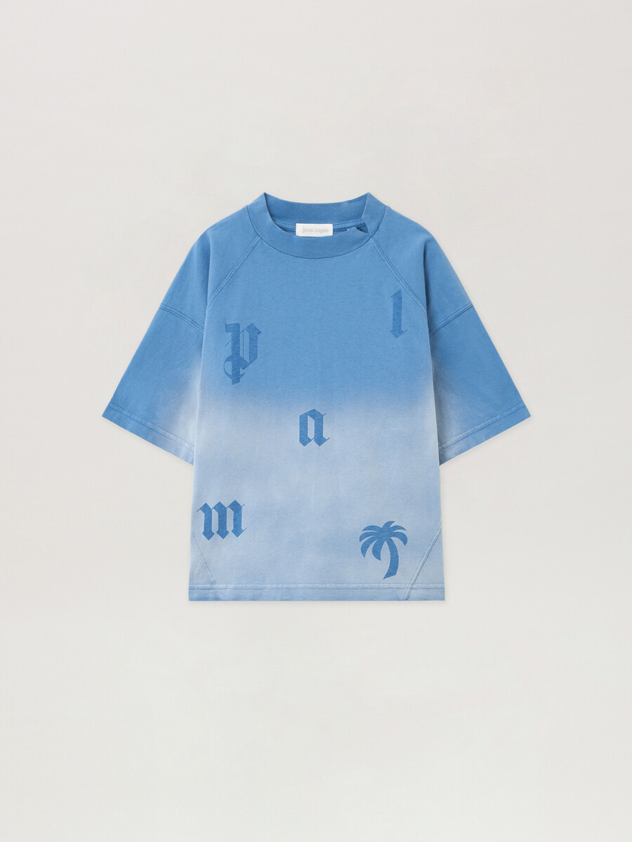 t-shirt mit verwaschenen farbverlaufbuchstaben