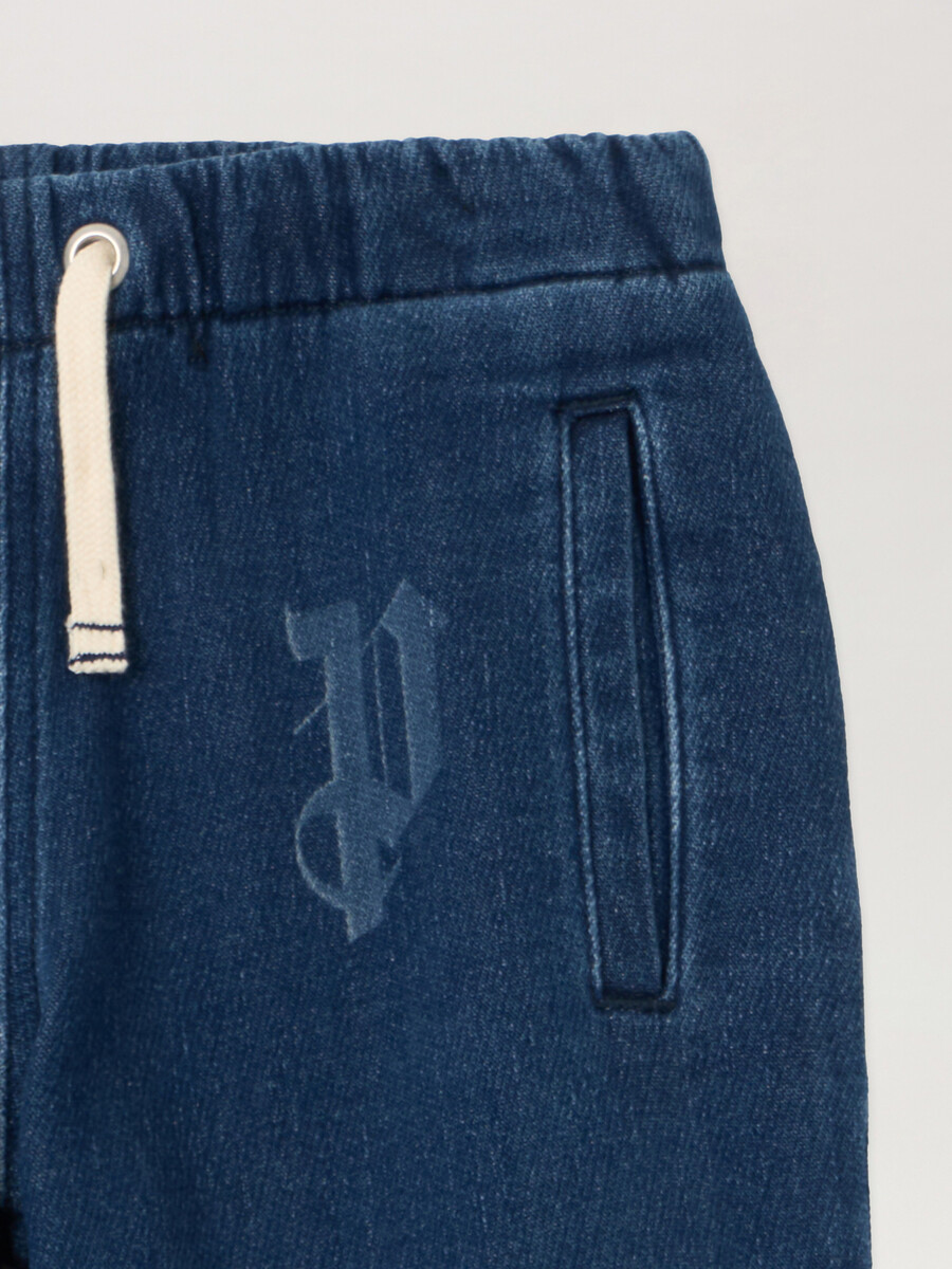 jeans mit buchstabenmuster gewaschen weit geschnitten